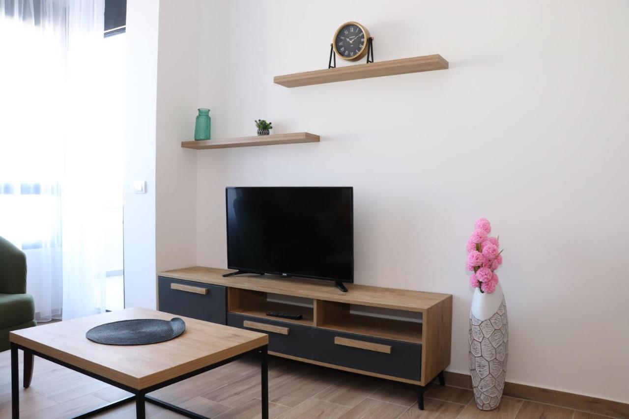 Eagles Apartments & Suites Улцин Екстериор снимка