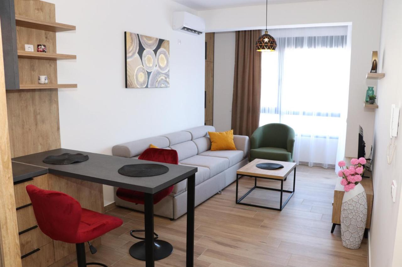 Eagles Apartments & Suites Улцин Екстериор снимка