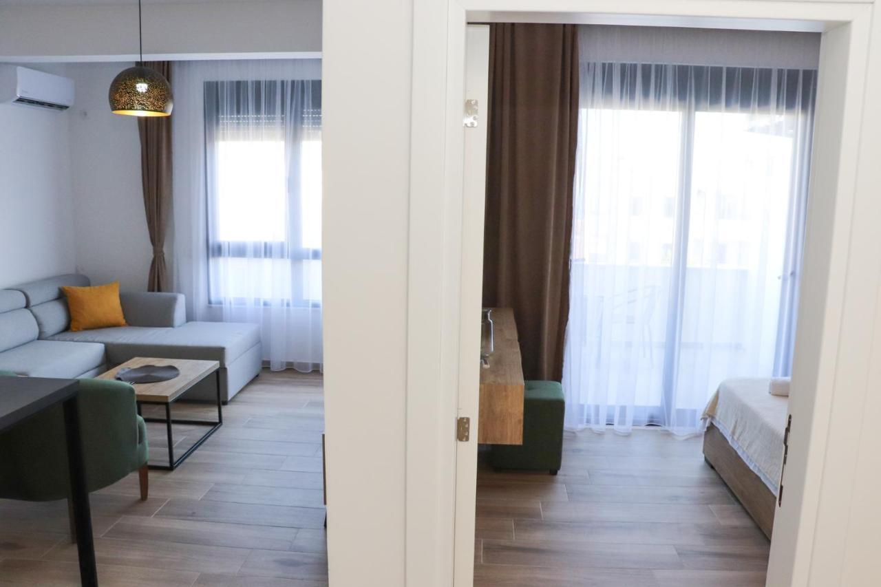 Eagles Apartments & Suites Улцин Екстериор снимка