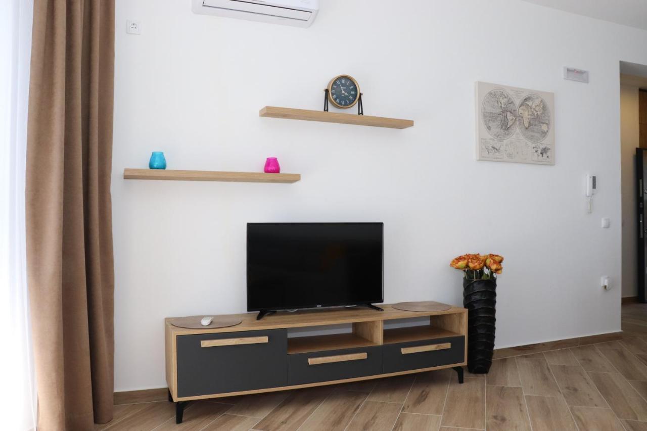 Eagles Apartments & Suites Улцин Екстериор снимка