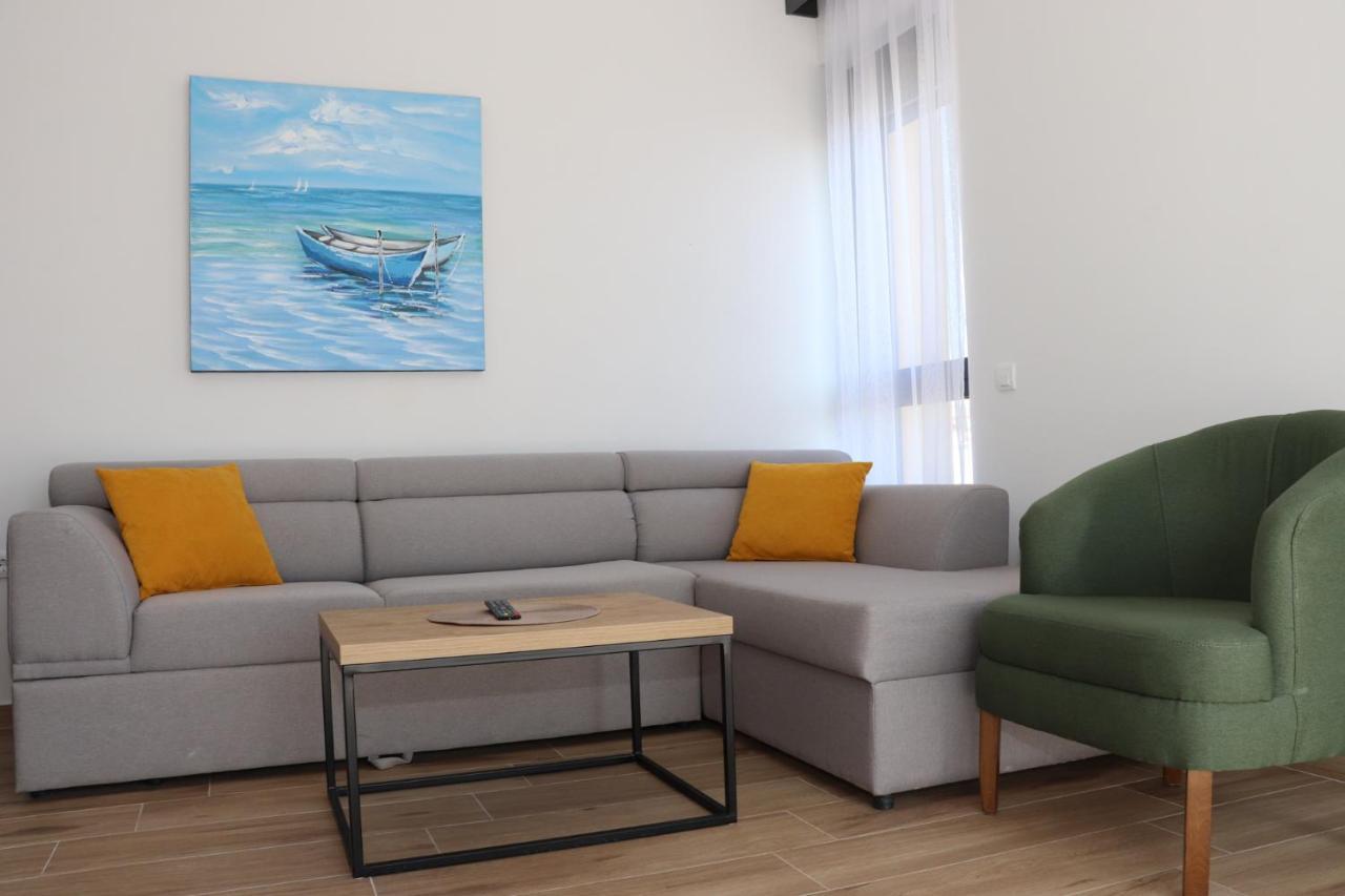 Eagles Apartments & Suites Улцин Екстериор снимка