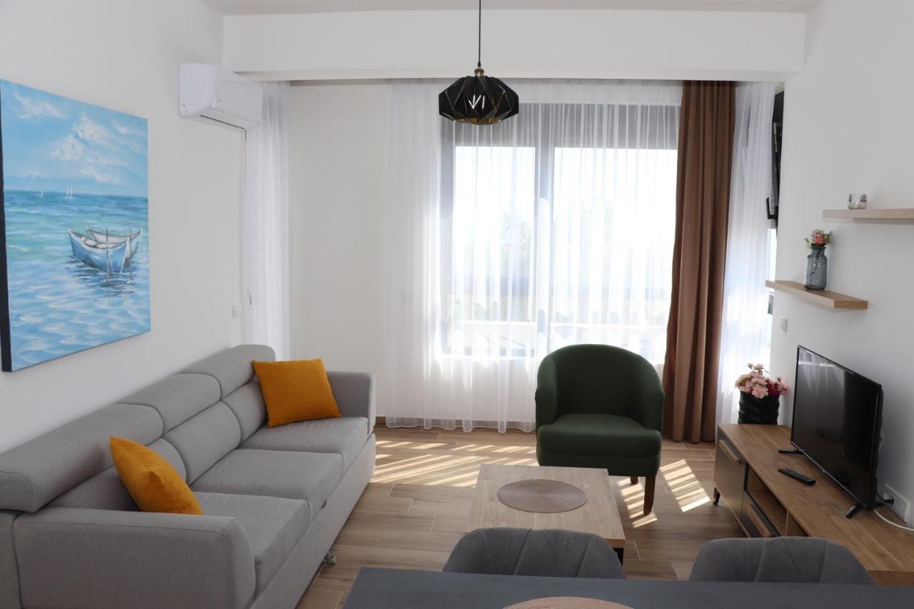 Eagles Apartments & Suites Улцин Екстериор снимка