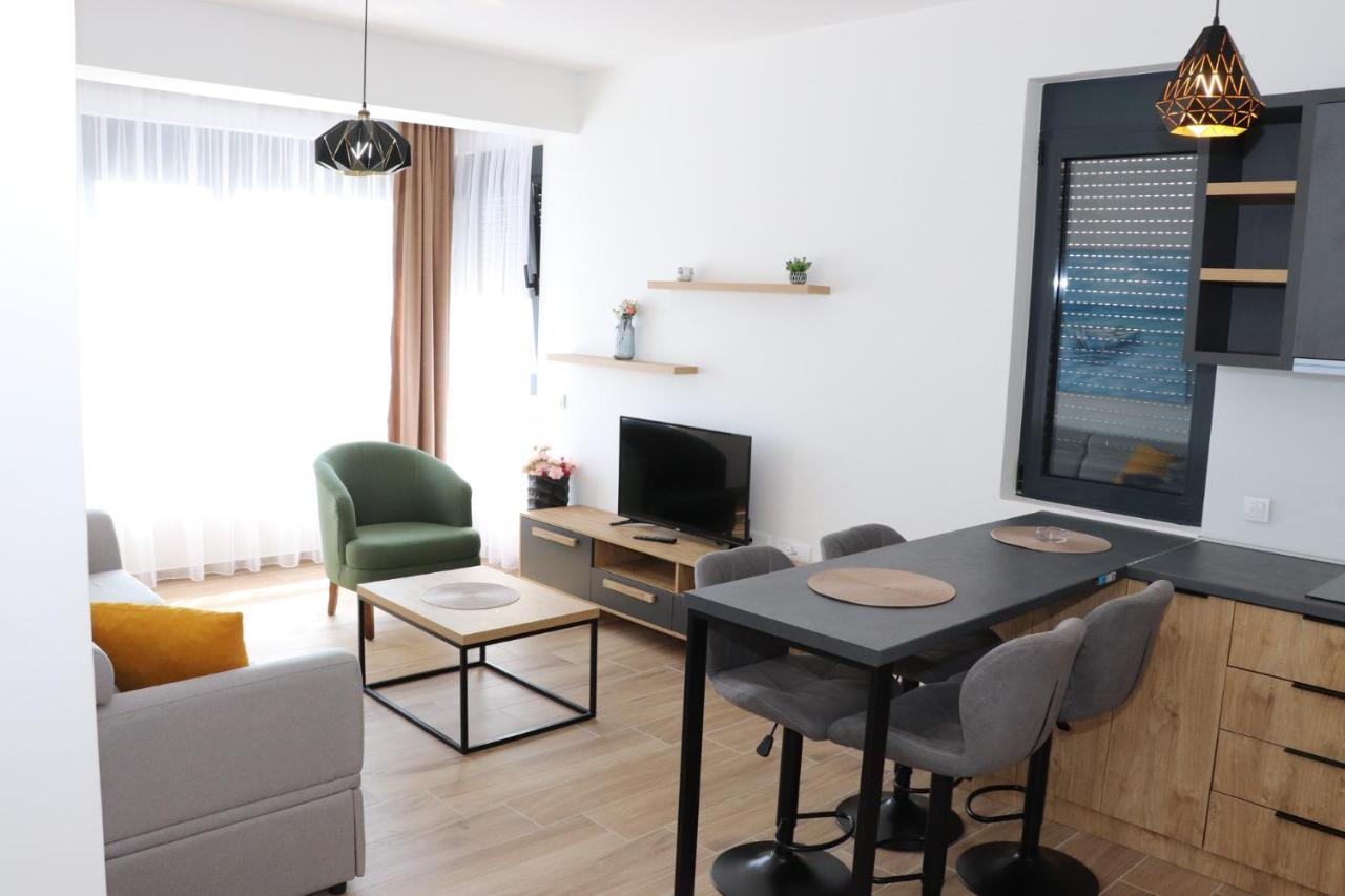 Eagles Apartments & Suites Улцин Екстериор снимка