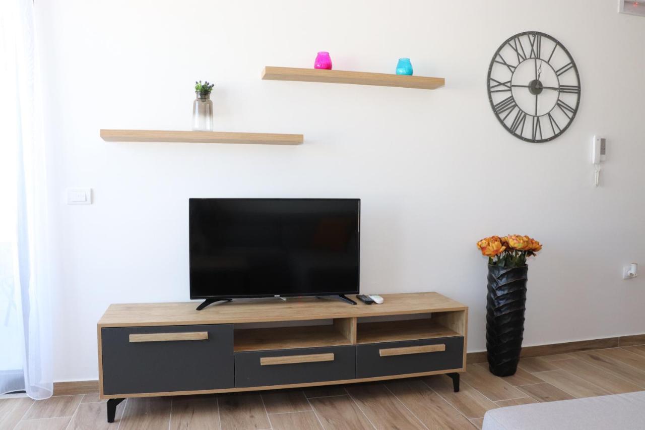 Eagles Apartments & Suites Улцин Екстериор снимка