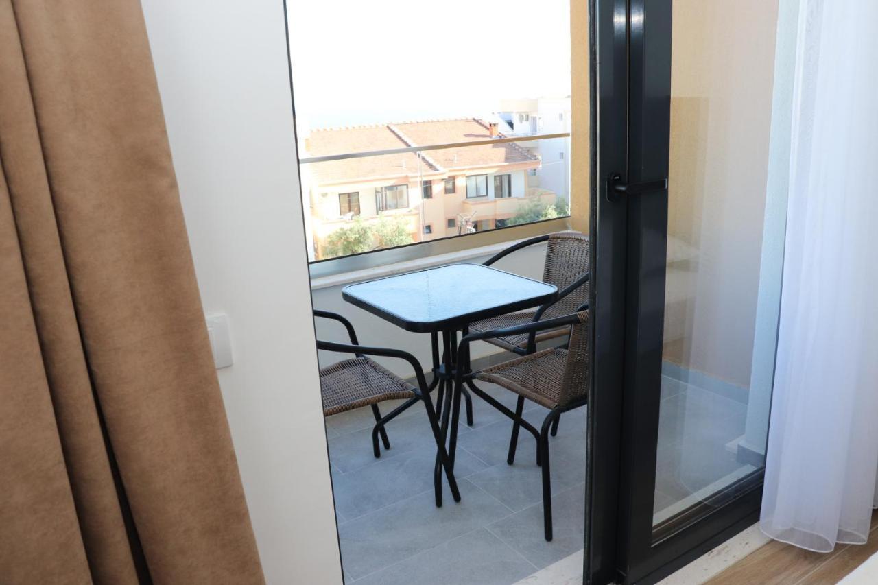 Eagles Apartments & Suites Улцин Екстериор снимка