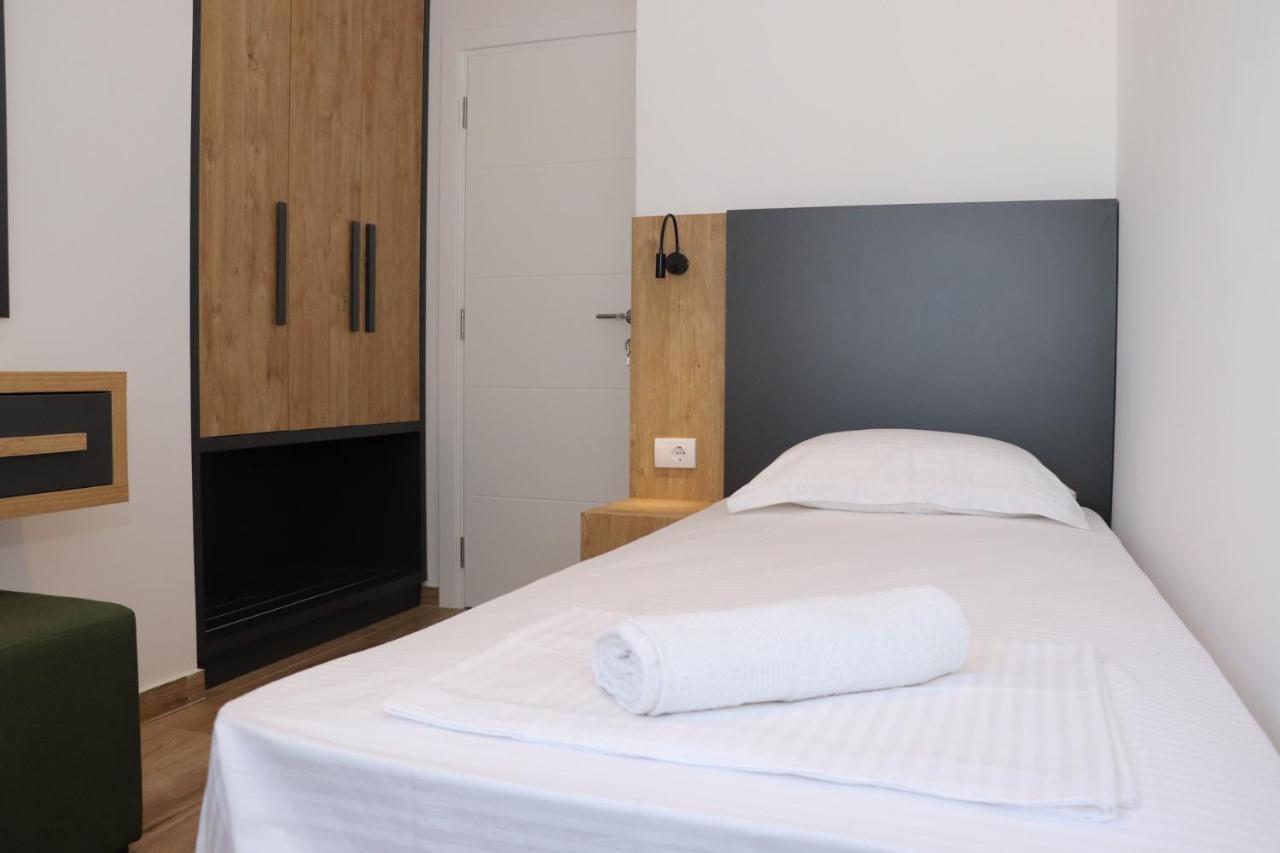 Eagles Apartments & Suites Улцин Екстериор снимка