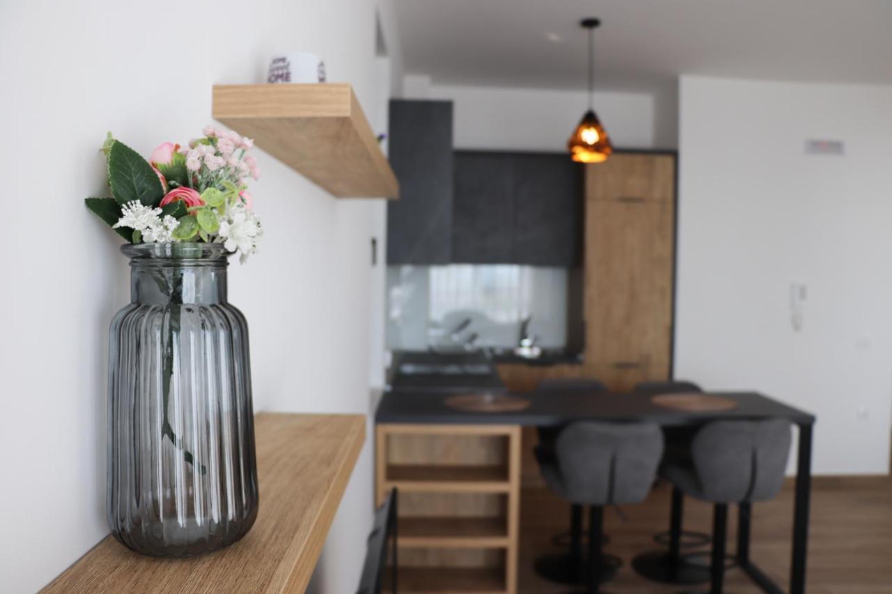 Eagles Apartments & Suites Улцин Екстериор снимка