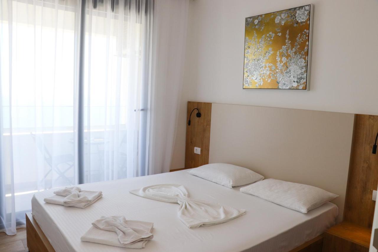 Eagles Apartments & Suites Улцин Екстериор снимка