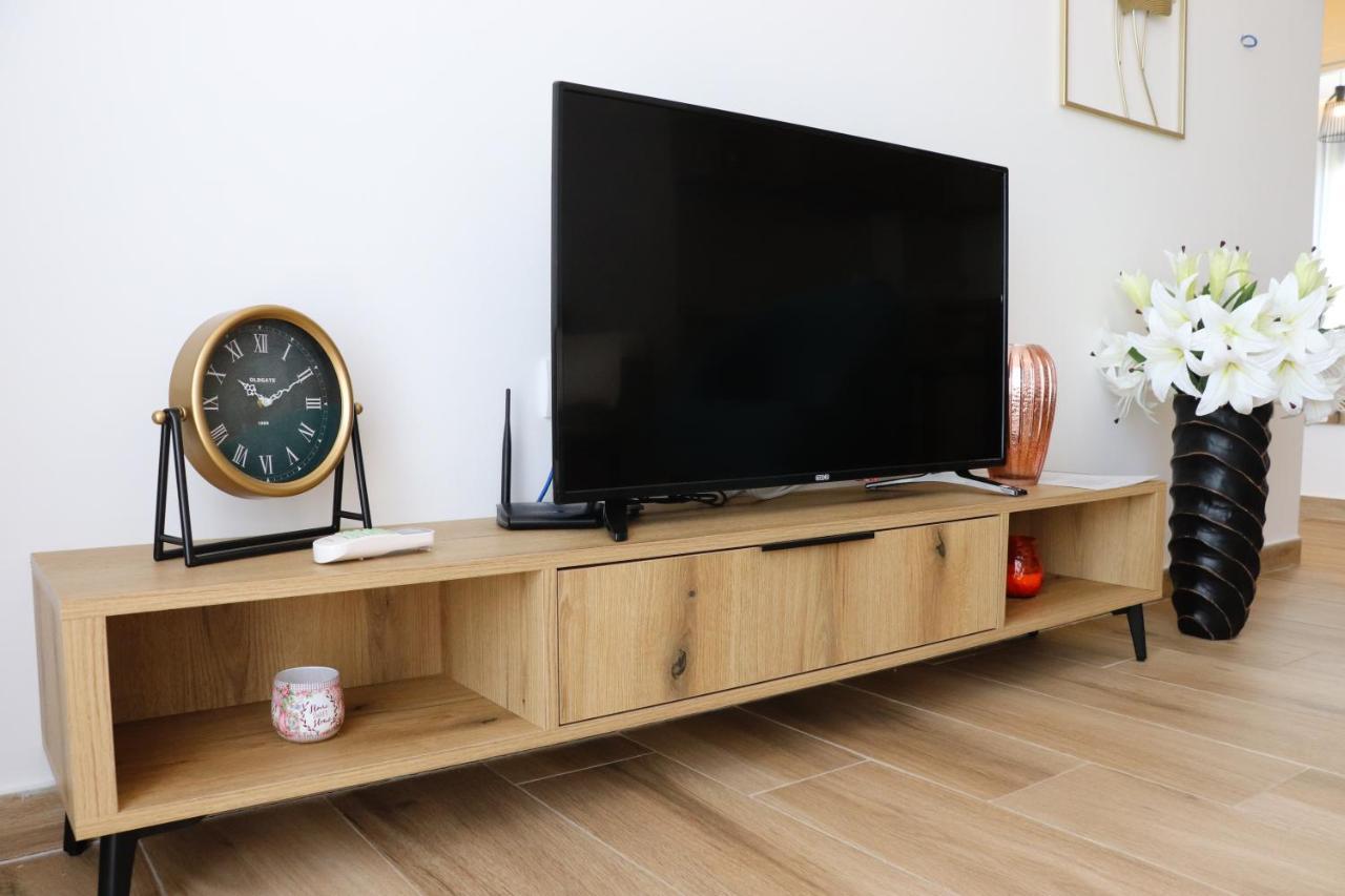 Eagles Apartments & Suites Улцин Екстериор снимка