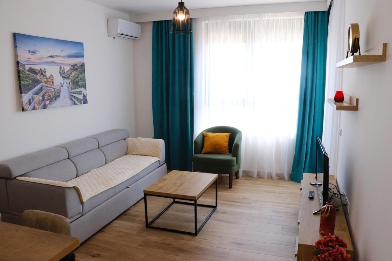 Eagles Apartments & Suites Улцин Екстериор снимка