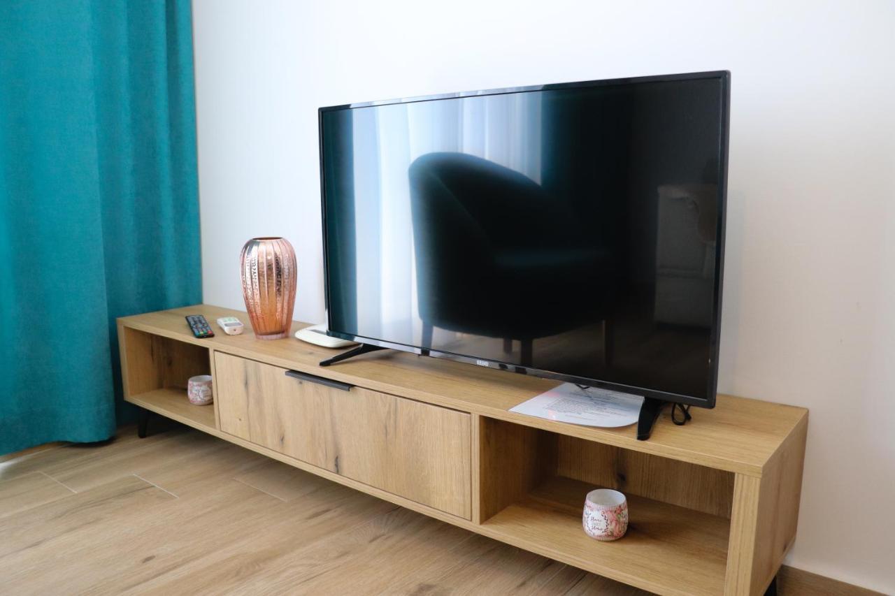Eagles Apartments & Suites Улцин Екстериор снимка