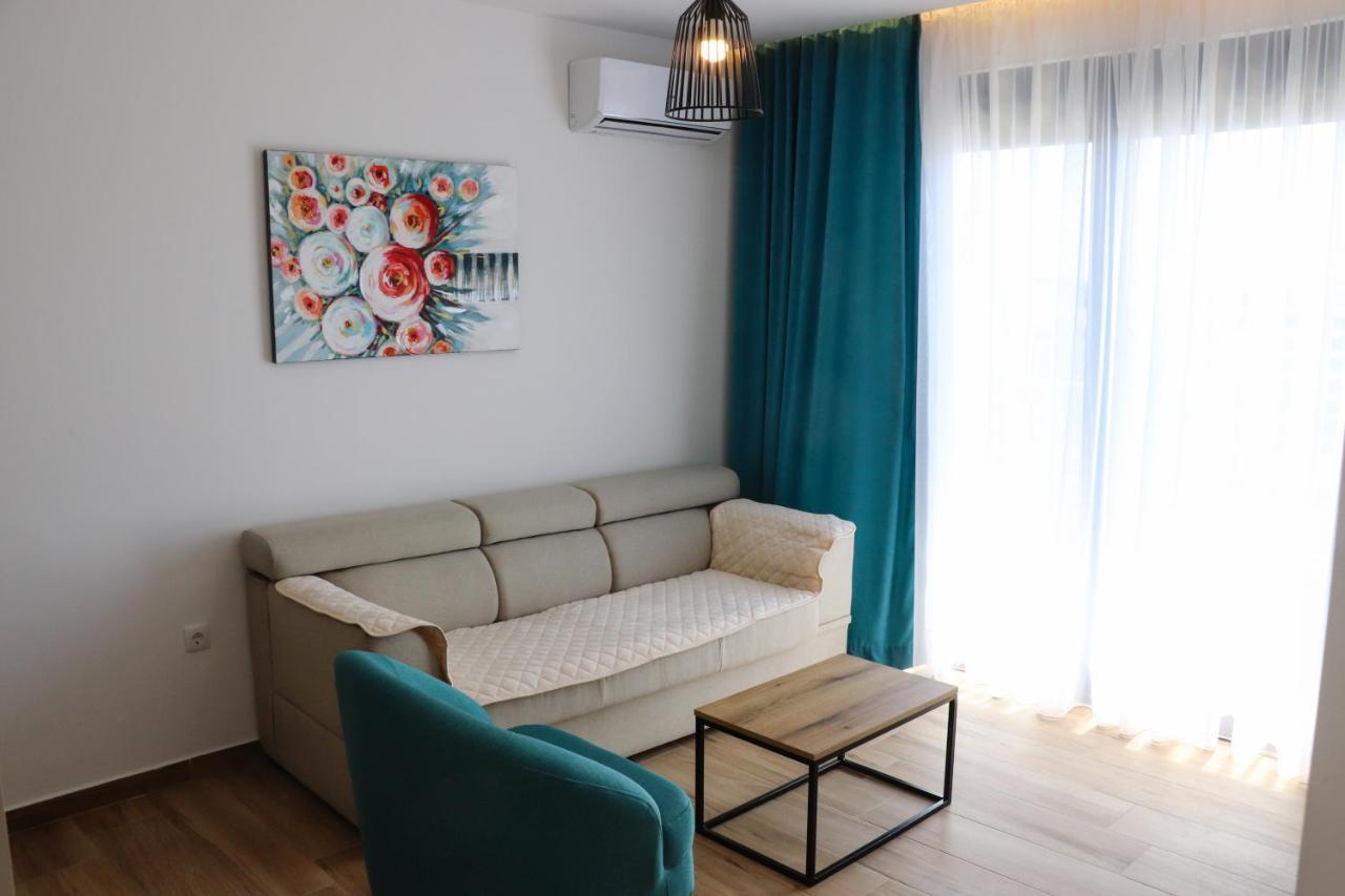 Eagles Apartments & Suites Улцин Екстериор снимка