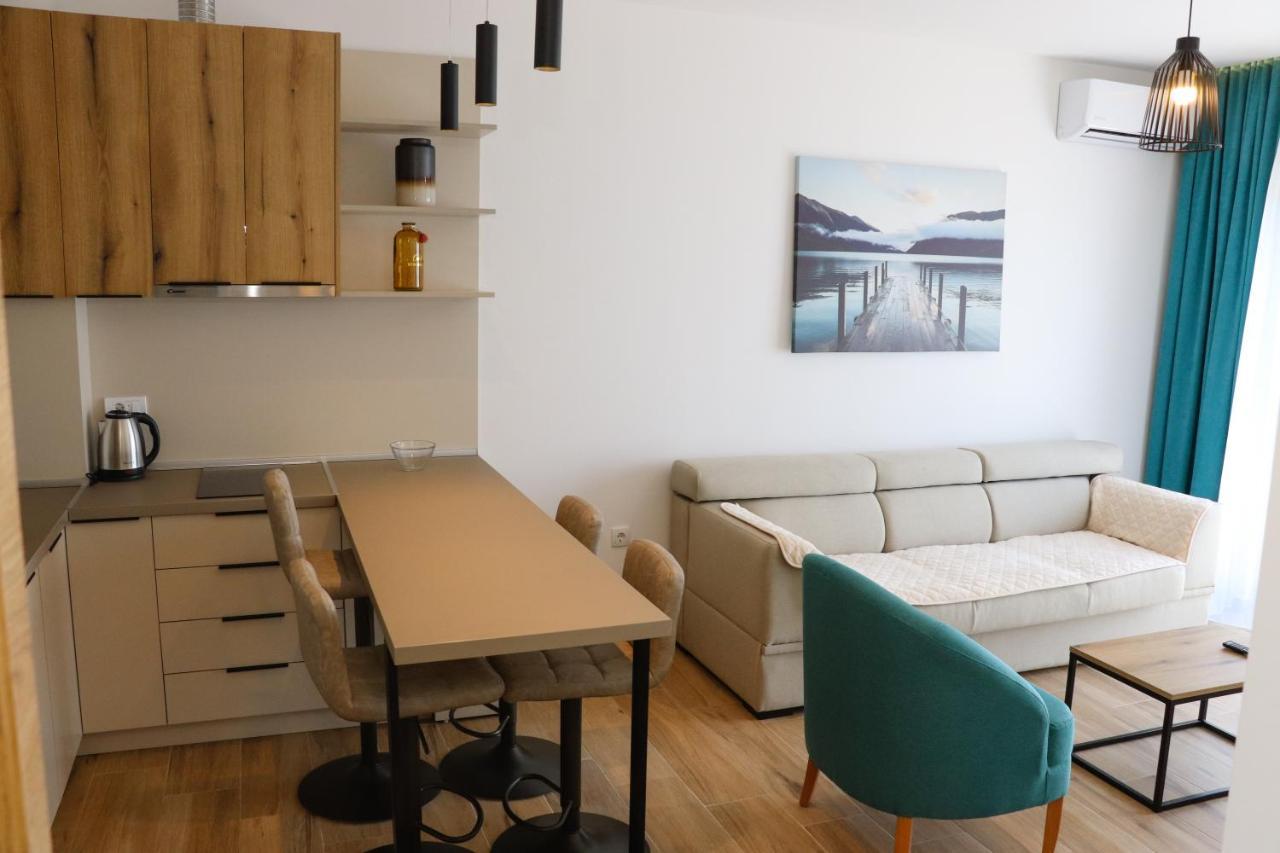 Eagles Apartments & Suites Улцин Екстериор снимка